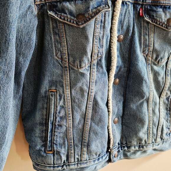 LEVI'S Sherpa Lined Trucker Jacket - Picture 6 of 11